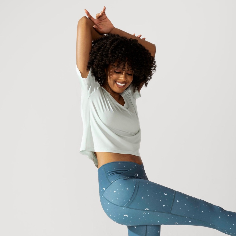 Cropped Short Sleeve Athleisure Tee with Pleated Back